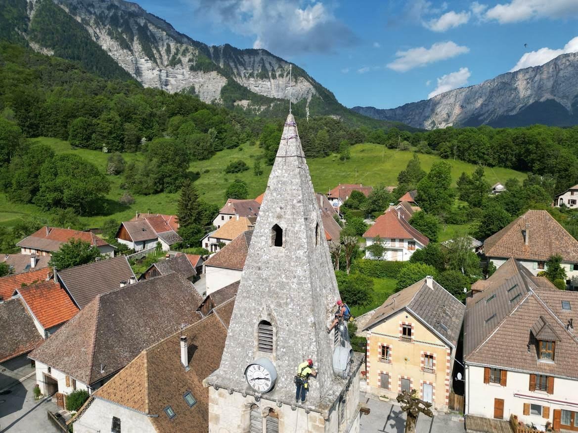 Le clocher classé MH de Chichilianne