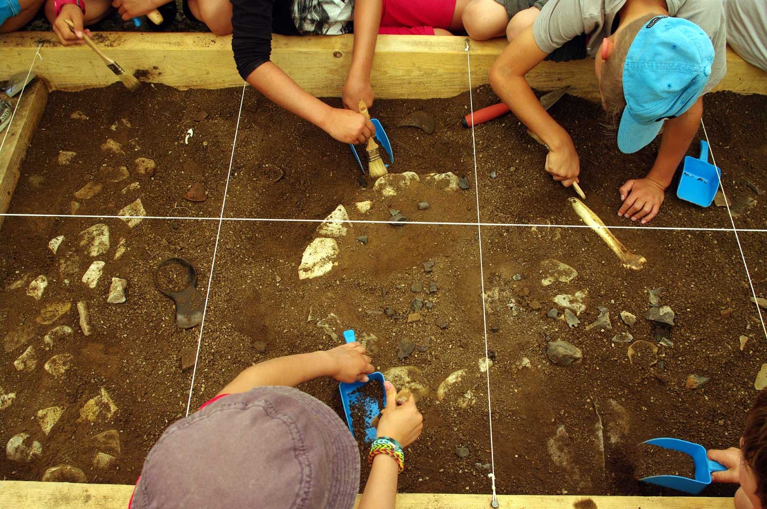 bac de fouilles archéologiques aire d'animation APECIMM Lalley Trièves