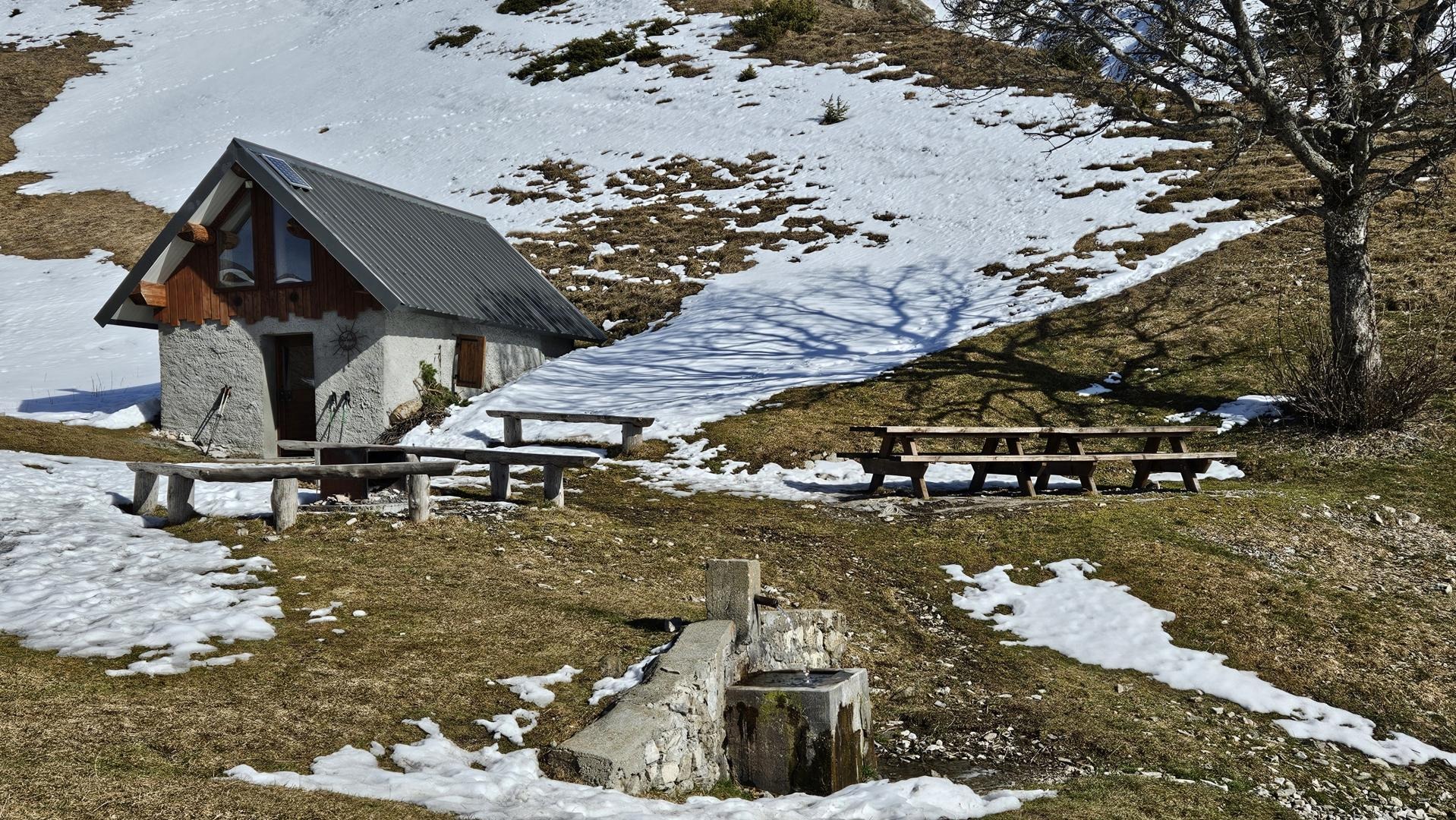 Le refuge de Rochassac situé sur la commune
