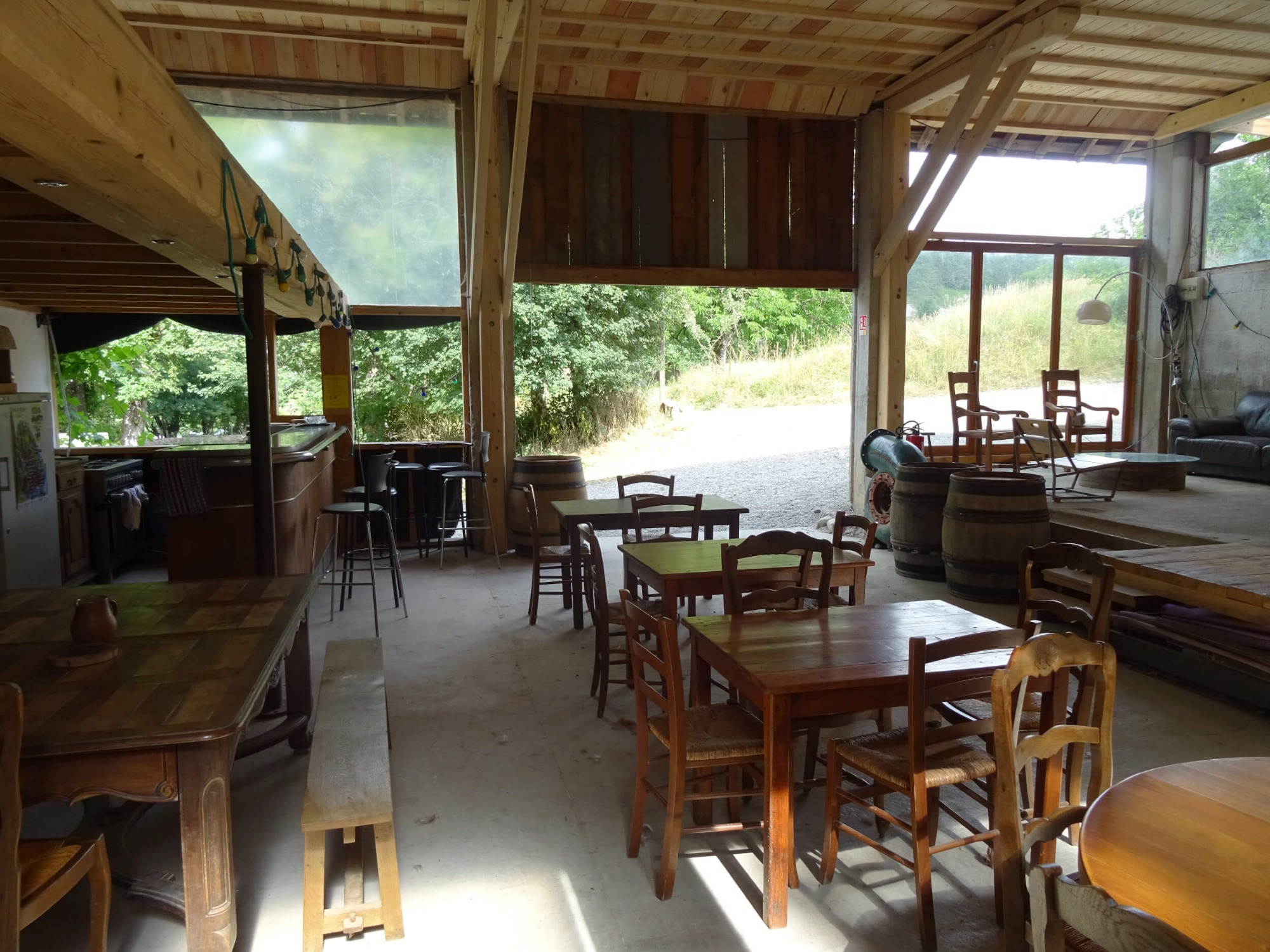 Salle collective avec cuisine à disposition au Moulin de Recours