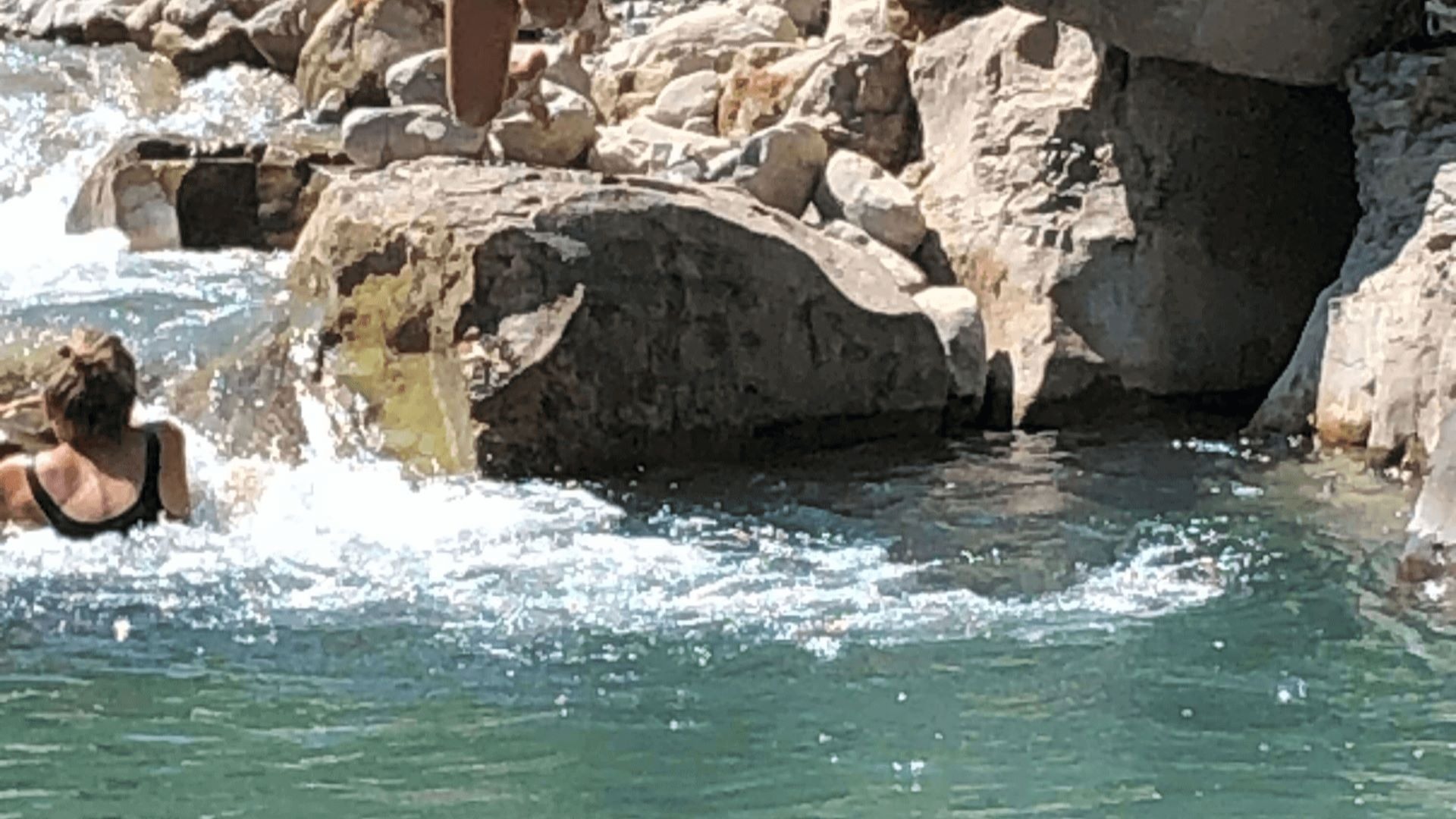 Baignade dans l'Ebron Tréminis